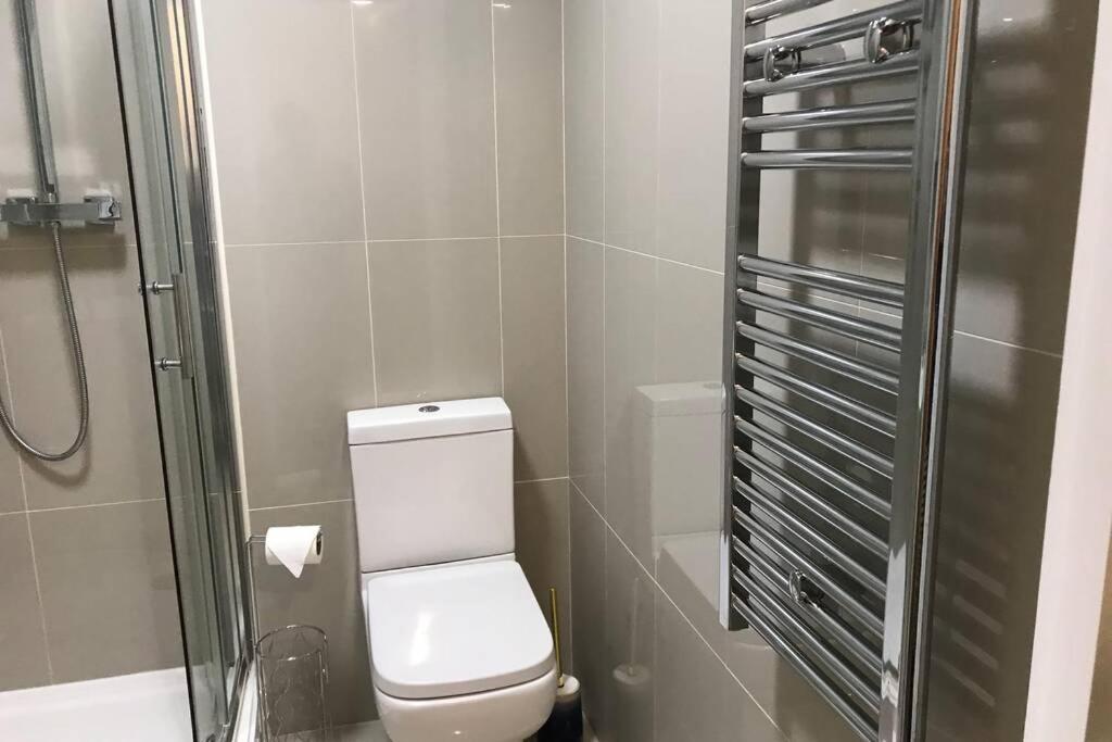Marie'S Serviced Apartments- 2 Bedroom City Stay Bedford Extérieur photo